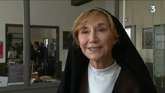 Une ancienne école reconvertie en commissariat de police pour "Meurtre à Lisieux"