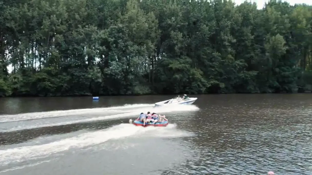 Bouée tractée sur La Mayenne