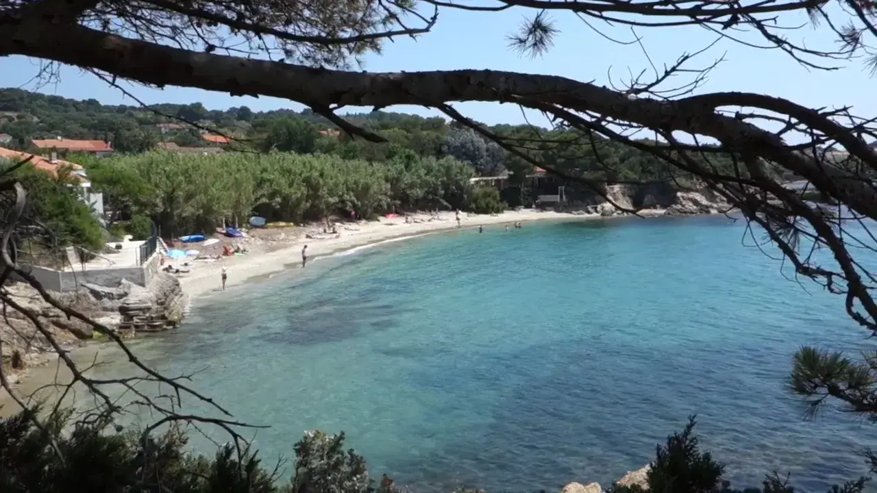 quelques secondes de la plage du pradeau