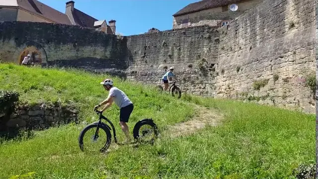On a testé le Kick Bike à Domme