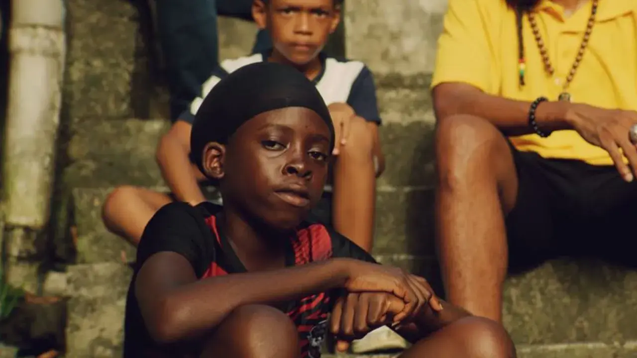 Yaniss Odua - Stay High (clip officiel)