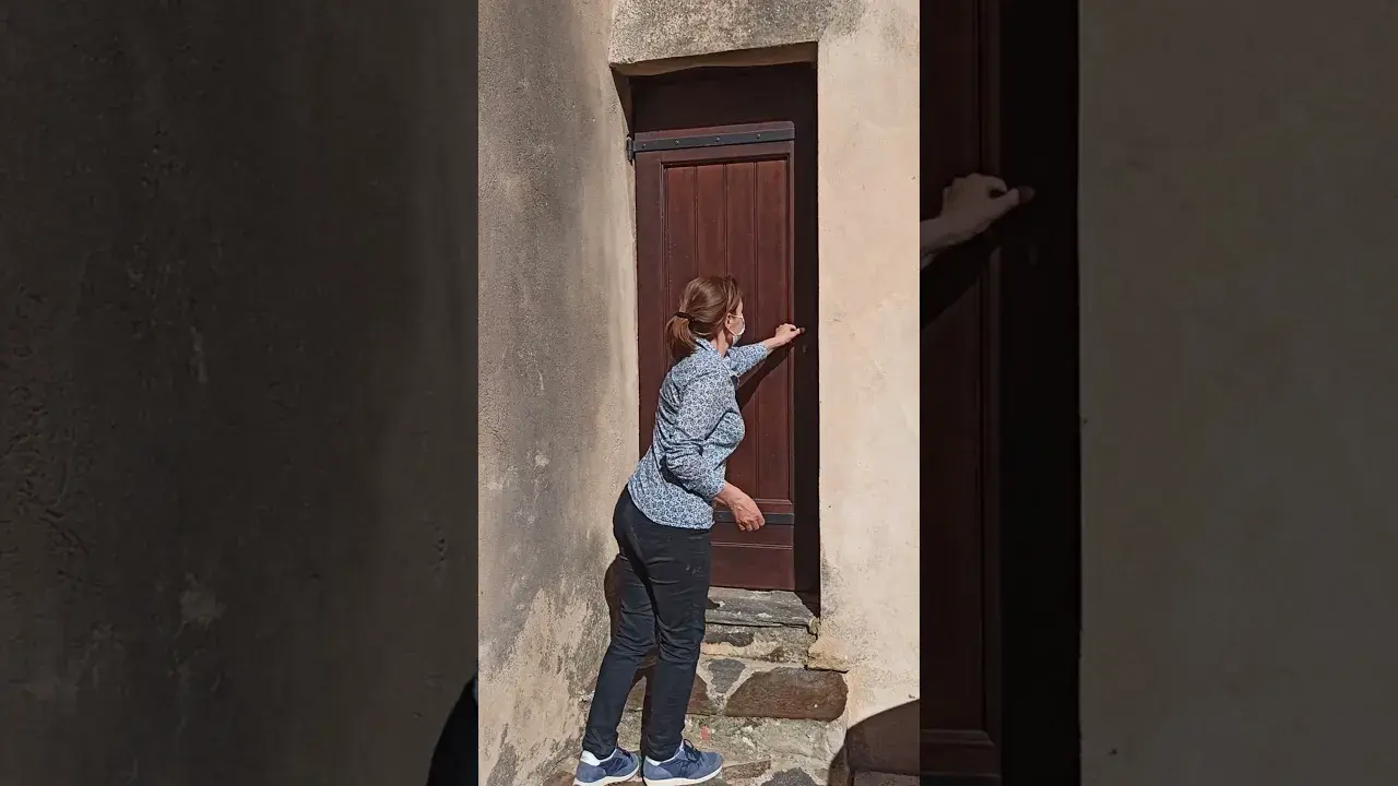 la montée au clocher de l'église de gassin