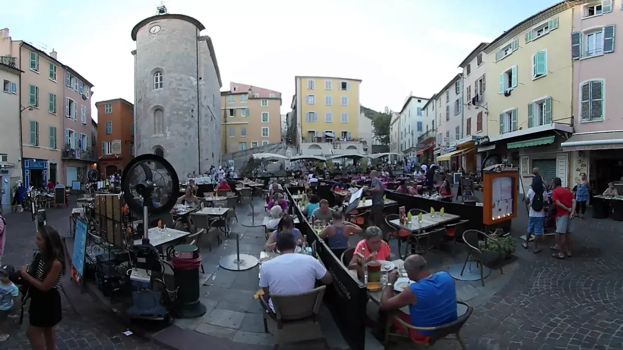 vidéo en 360 degrès de la tour des templiers et de la place massillon