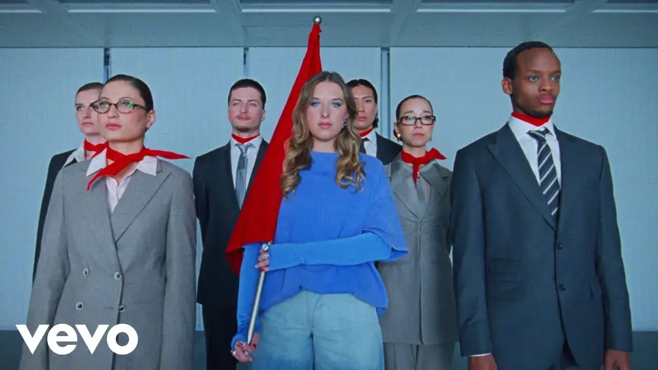 Helena - Mauvais Garçon (Clip officiel)