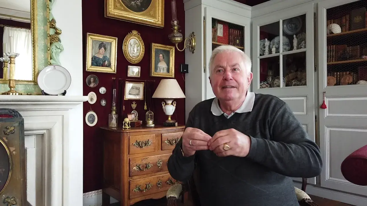 UN CHÂTEAU (PRESQU') HANTÉ - La Montchevalleraie (Reportage)