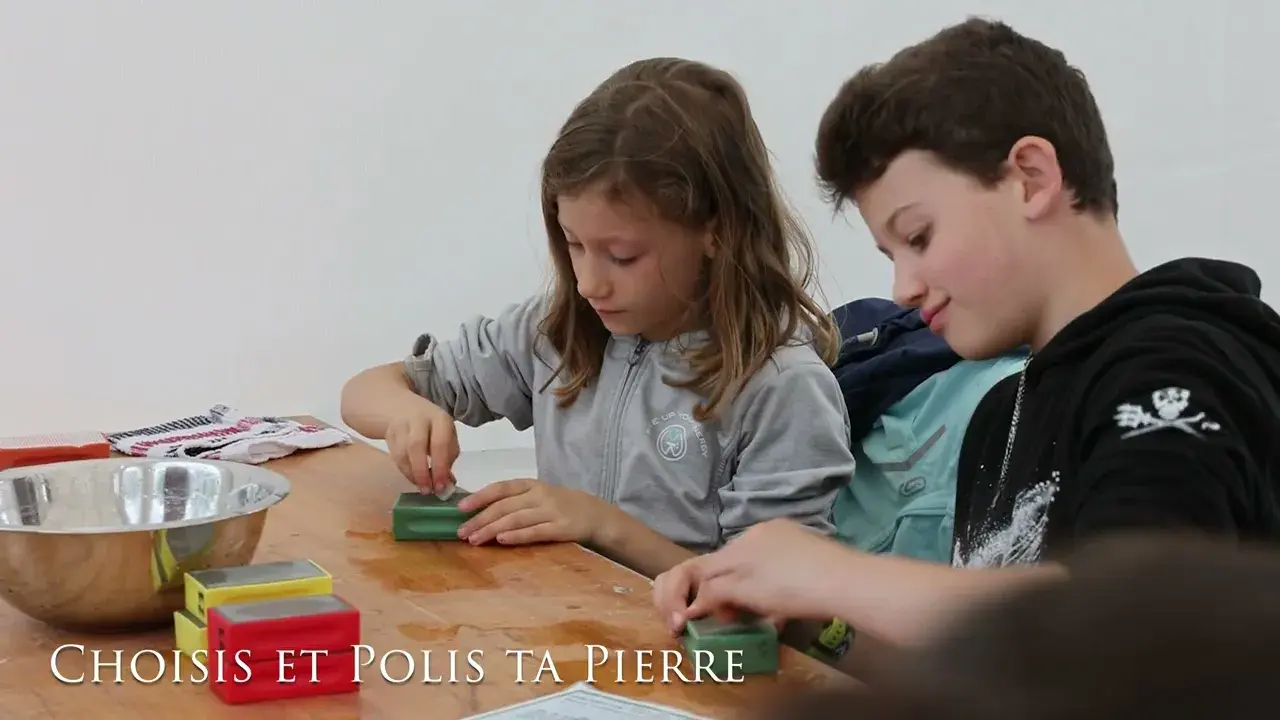 activité choisis et polis ta pierre