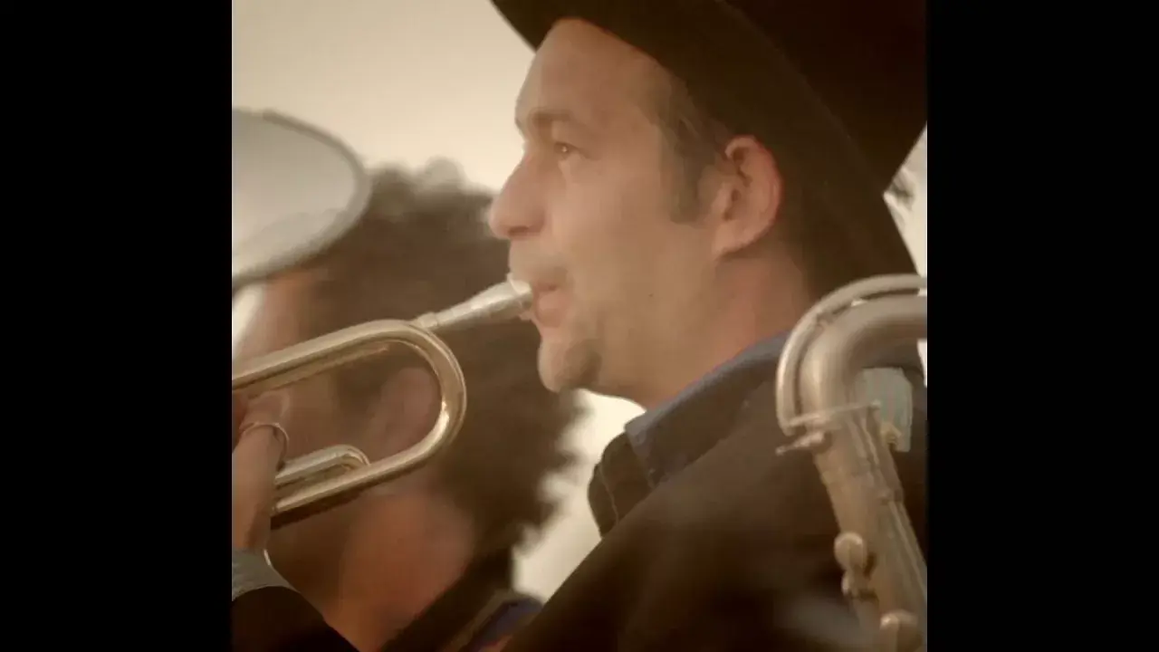 FANFARE GLOUPS