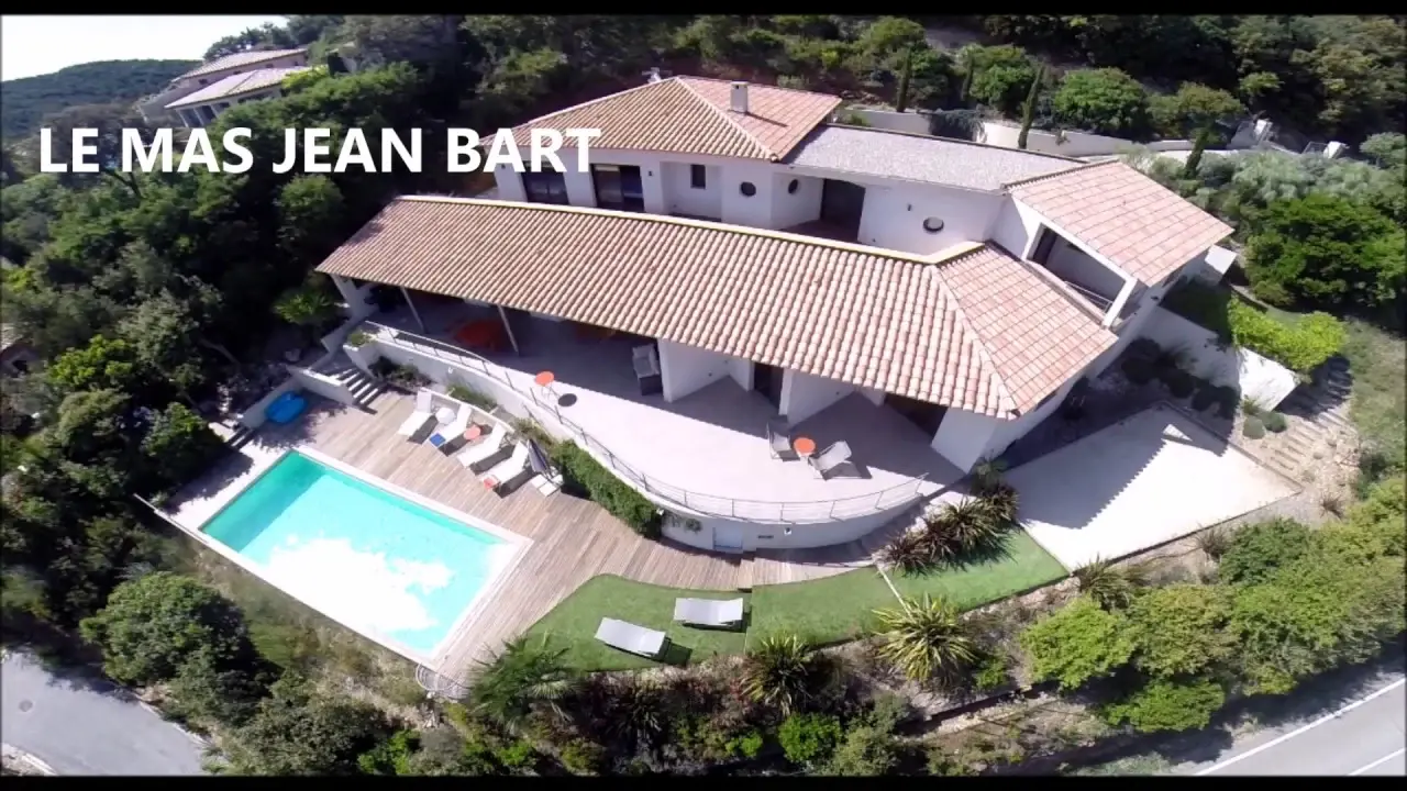 location saisonnière à la londe les maures