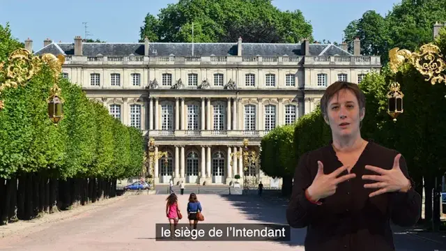 Le Palais du Gouvernement et la place de la Carrière