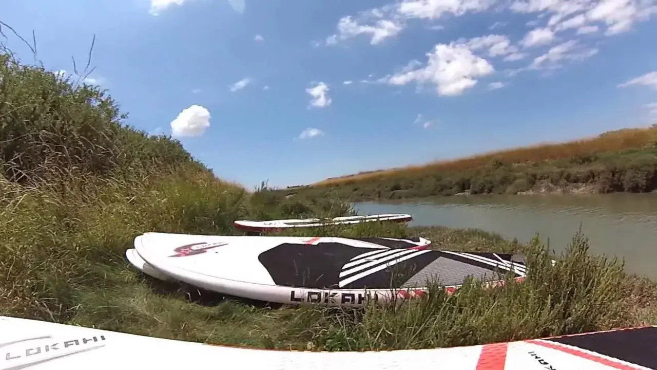 randonnée en stand-up paddle dans les marais de l'île de ré