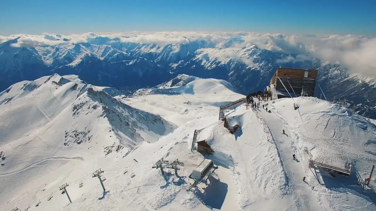Depuis Oz-en-Oisans, skiez sur l'Alpe d'Huez Grand Domaine !
