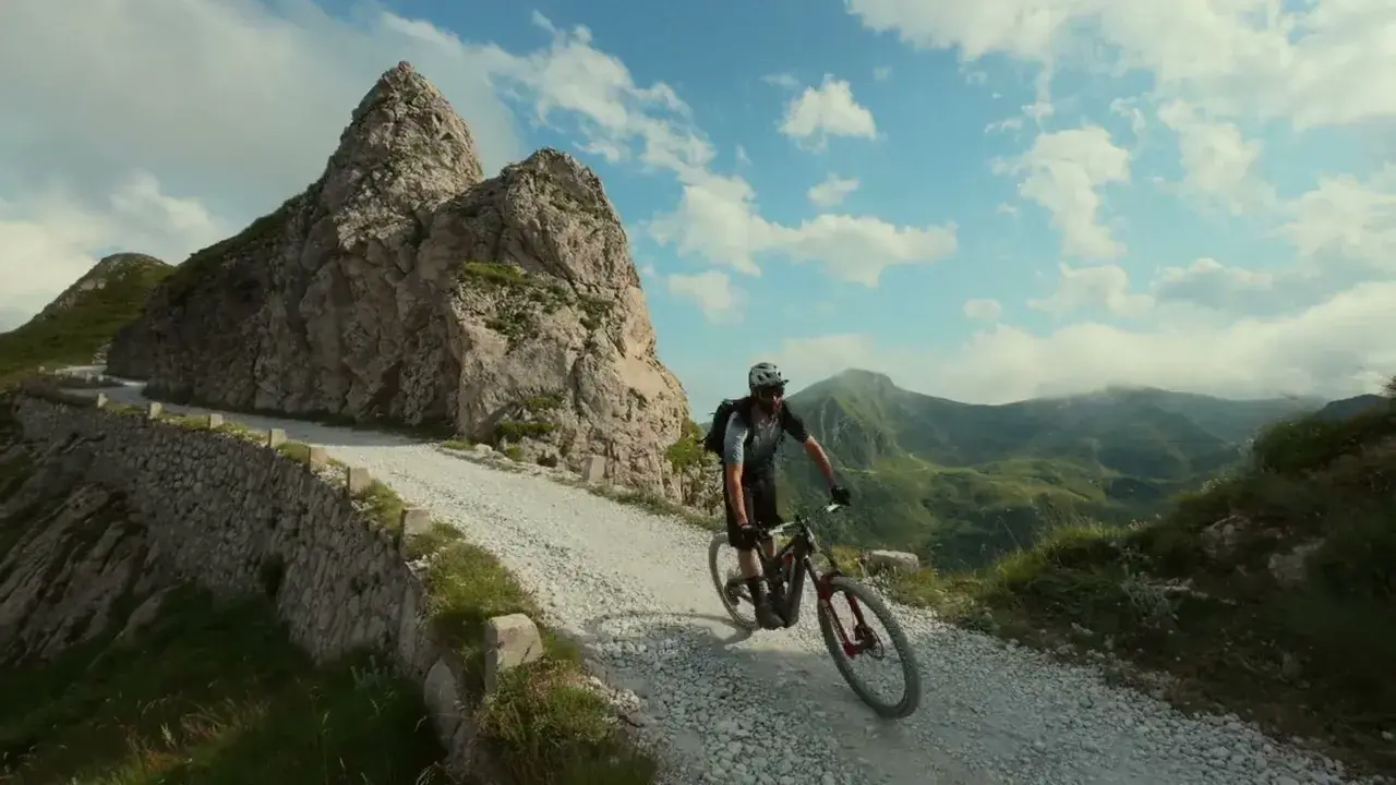 La Haute Route du Sel - Une route mythique aux paysages grandioses ⛰✨