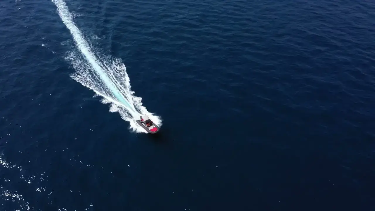 semi-rigide - sunset apéritif en mer