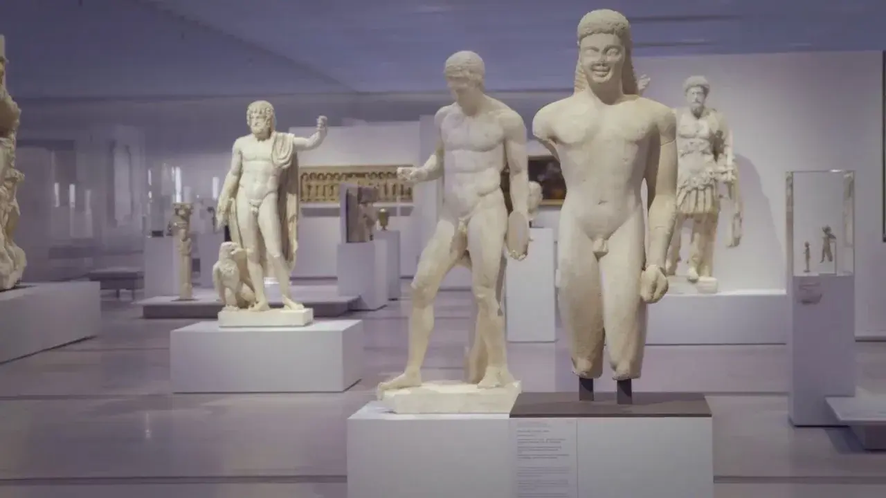 Découvrez la Galerie du temps du Louvre-Lens !