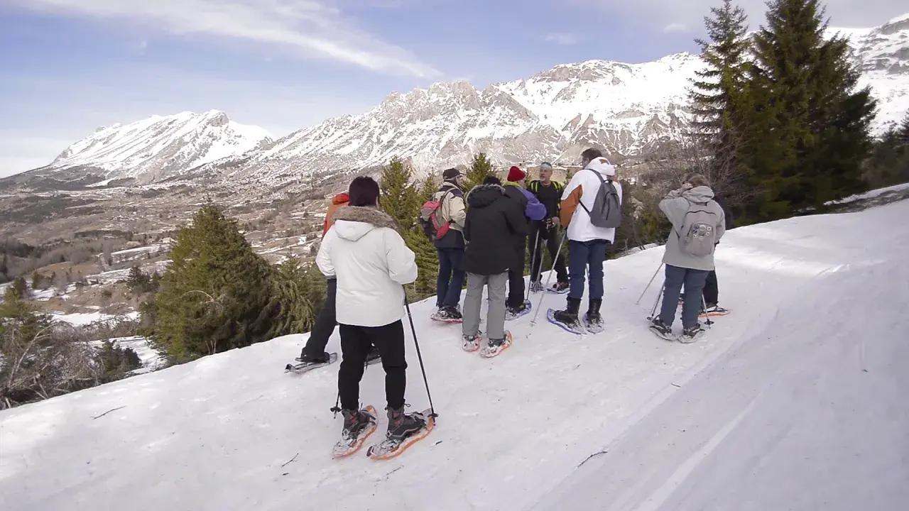 randonnées en raquettes dans le massif du dévoluy avec nos accompagnateurs en montagne