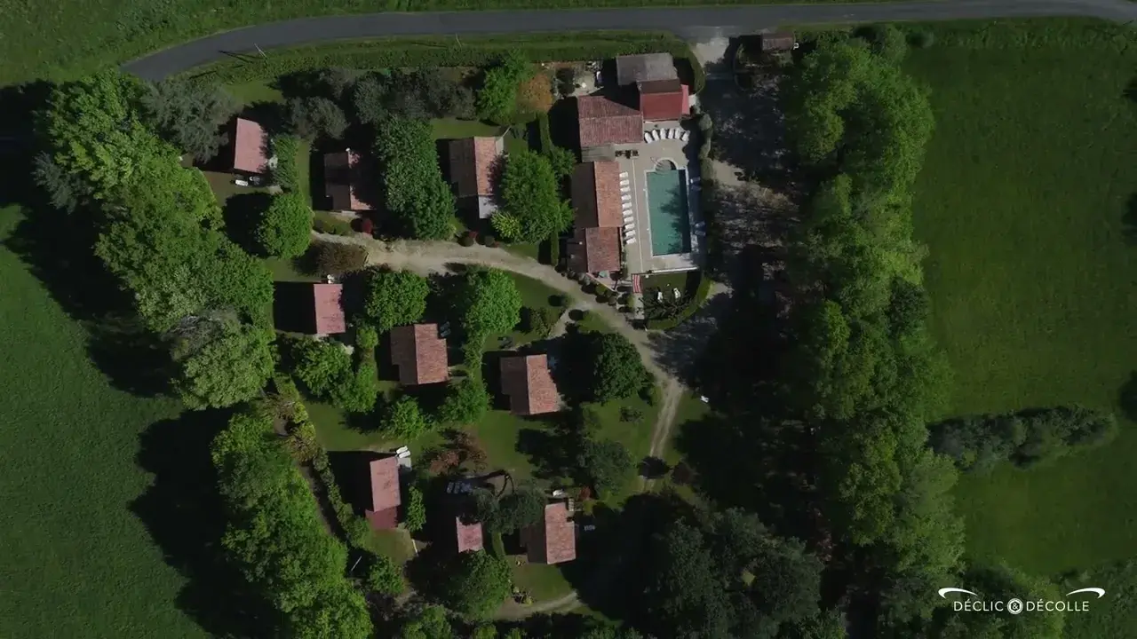 le hameau des laurières : village de gîtes en dordogne