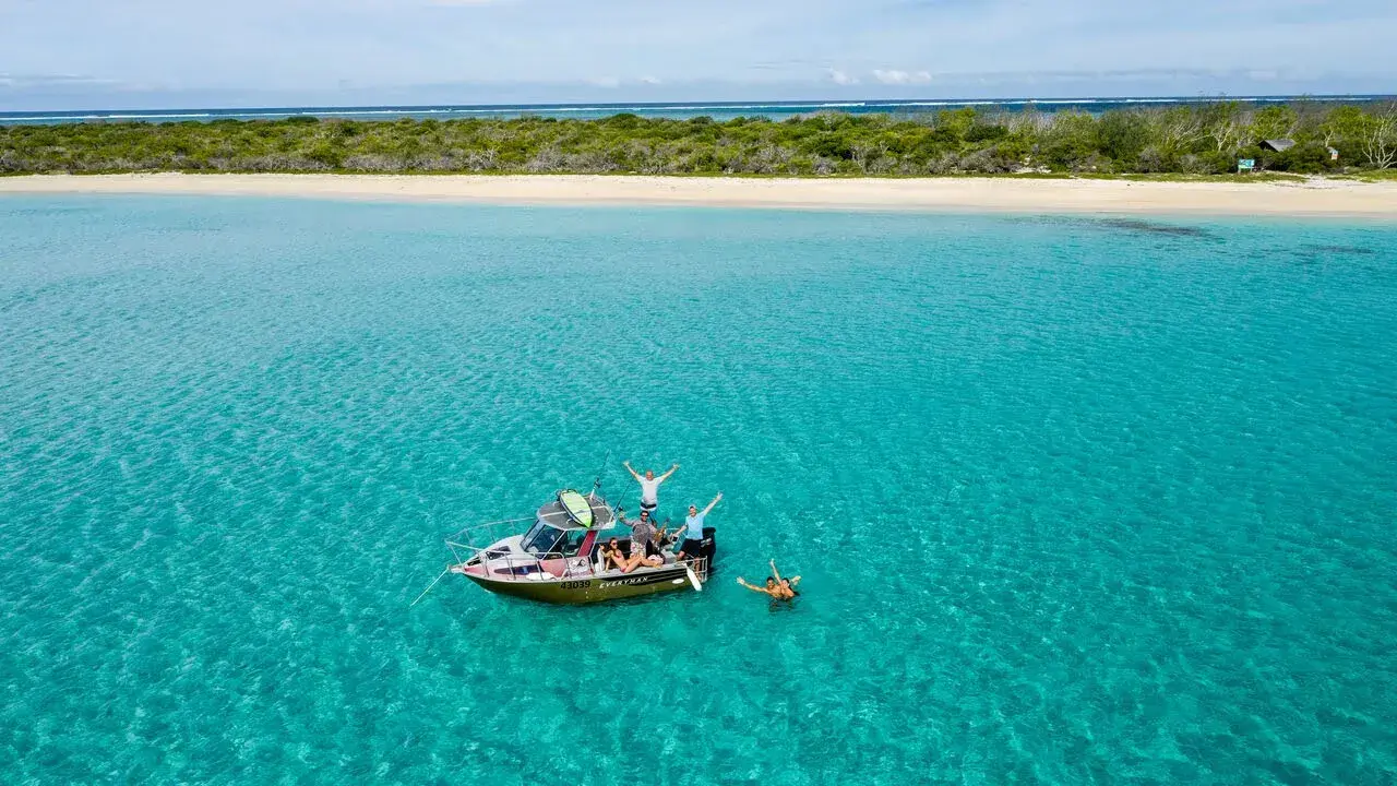jackaroo surfcamp - surf, pêche & découverte du lagon