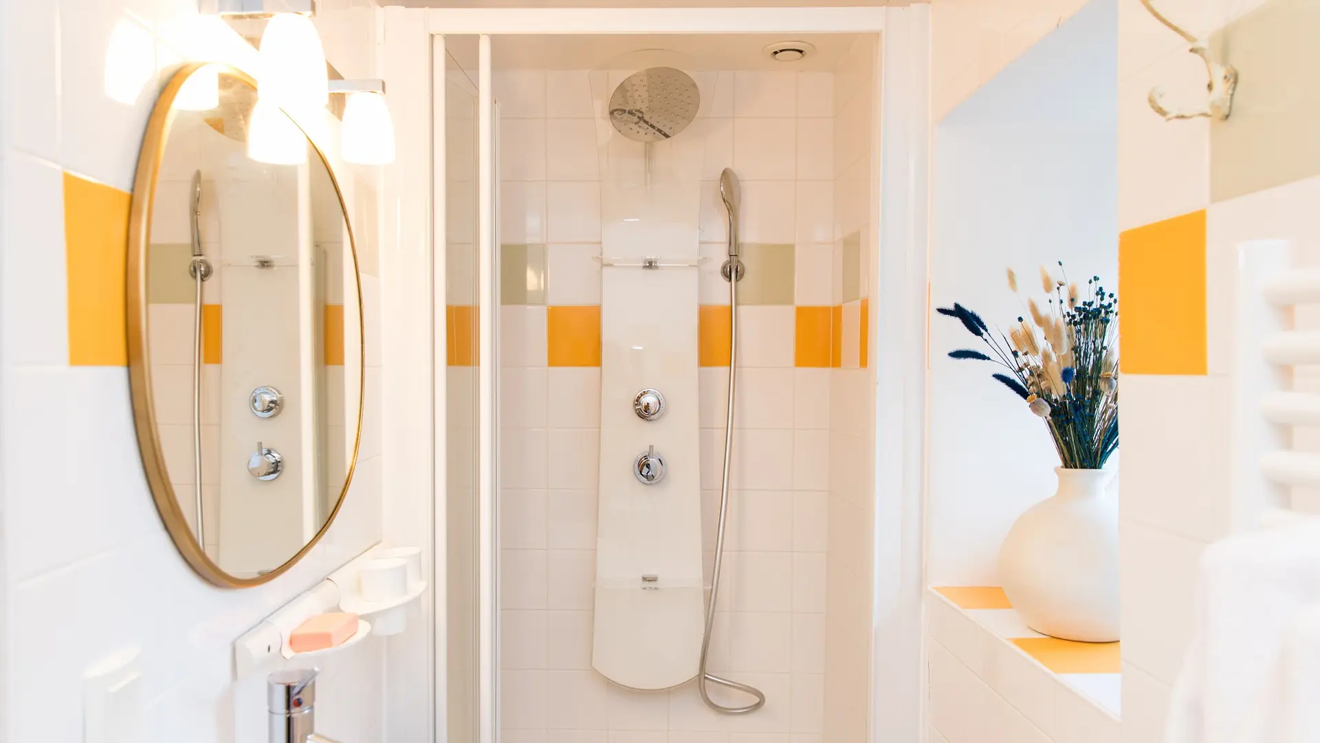 Manoir du Vau d'Arz - Salle de bain de la chambre La tour- 1er étage