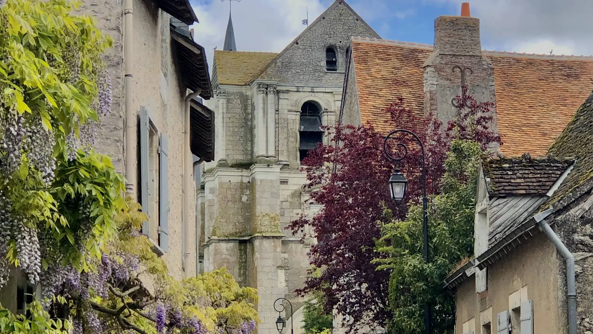 rue St Sauveur et Eglise, St-Dyé-sur-Loire