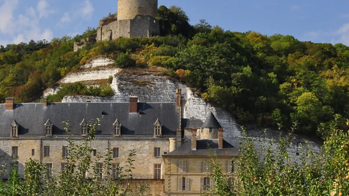 Château de La Roche-Guyon_Vue du château depuis le Potager-fruitier