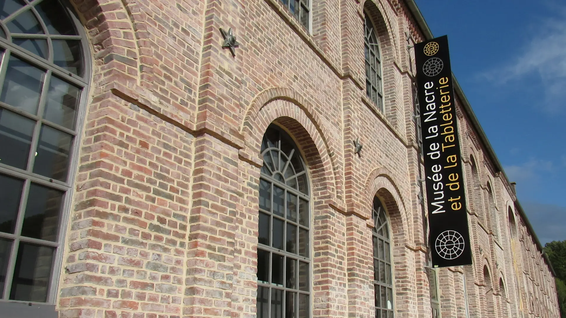 Façade du musée de la Nacre © Musée de la Nacre et de la Tabletterie