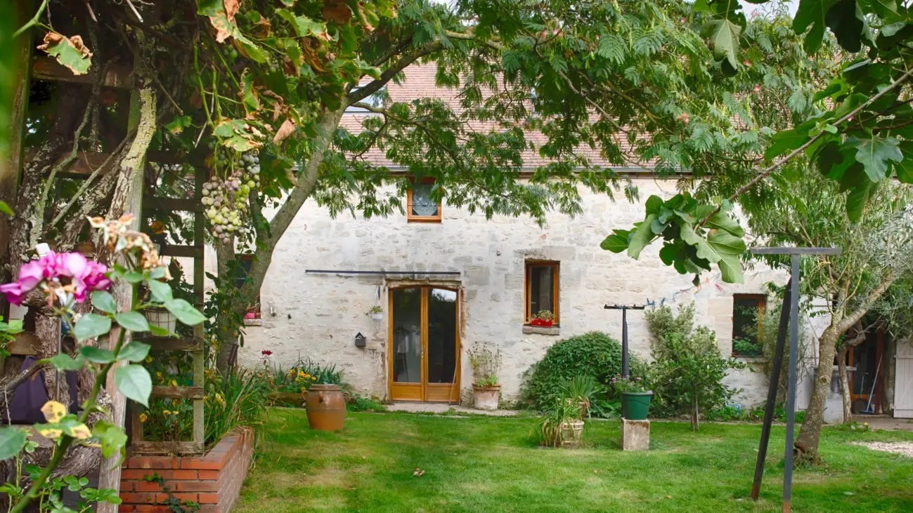 Ferme des Nonains Entrée du gîte