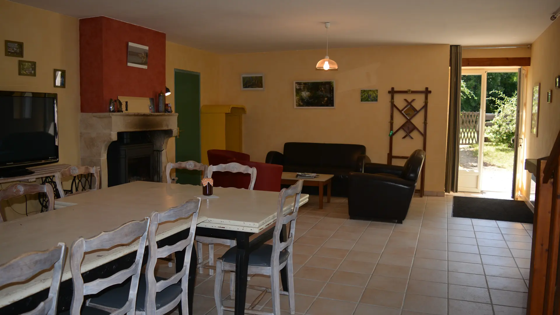 Pièce de vie modulable salle de réunion ou repas..