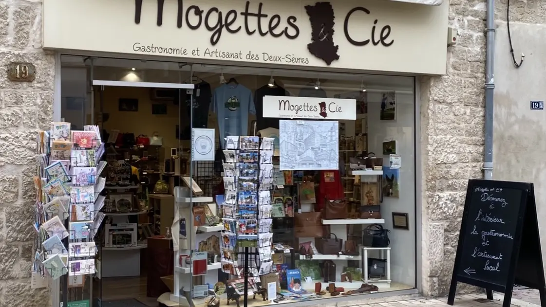 La-devanture-du-Magasin