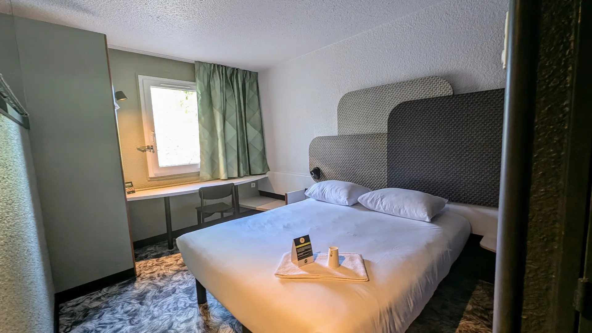 B&B Hôtel Niort Sud Venise Verte