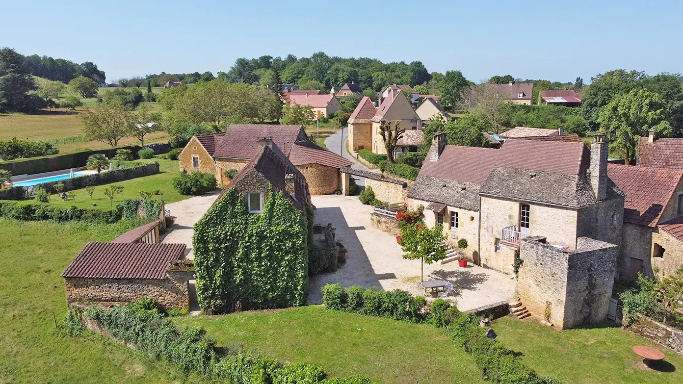 MENSAC avec piscine et spa proche de Sarlat (5)