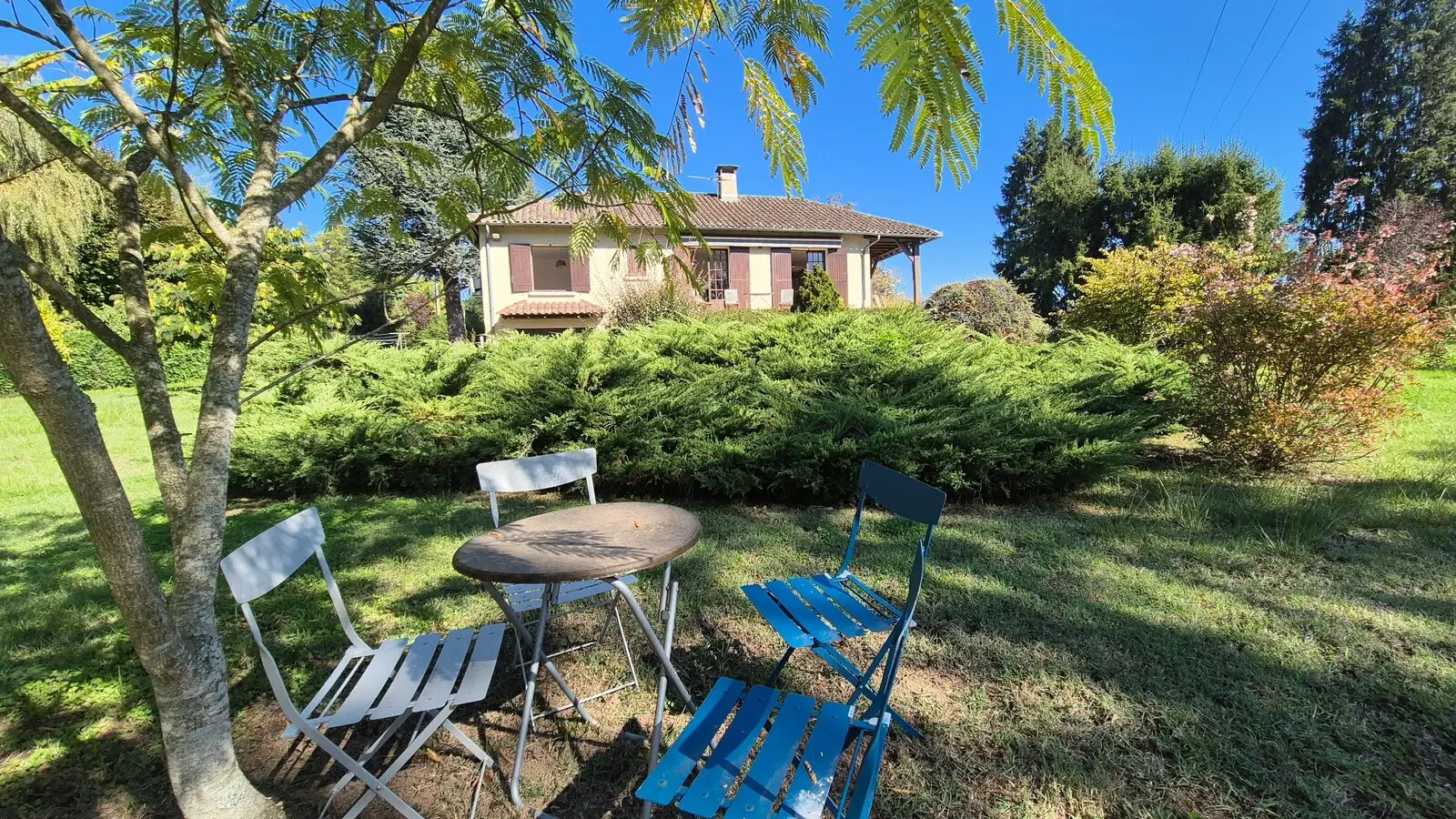 Maison Verte Rive en bord de rivière (40)