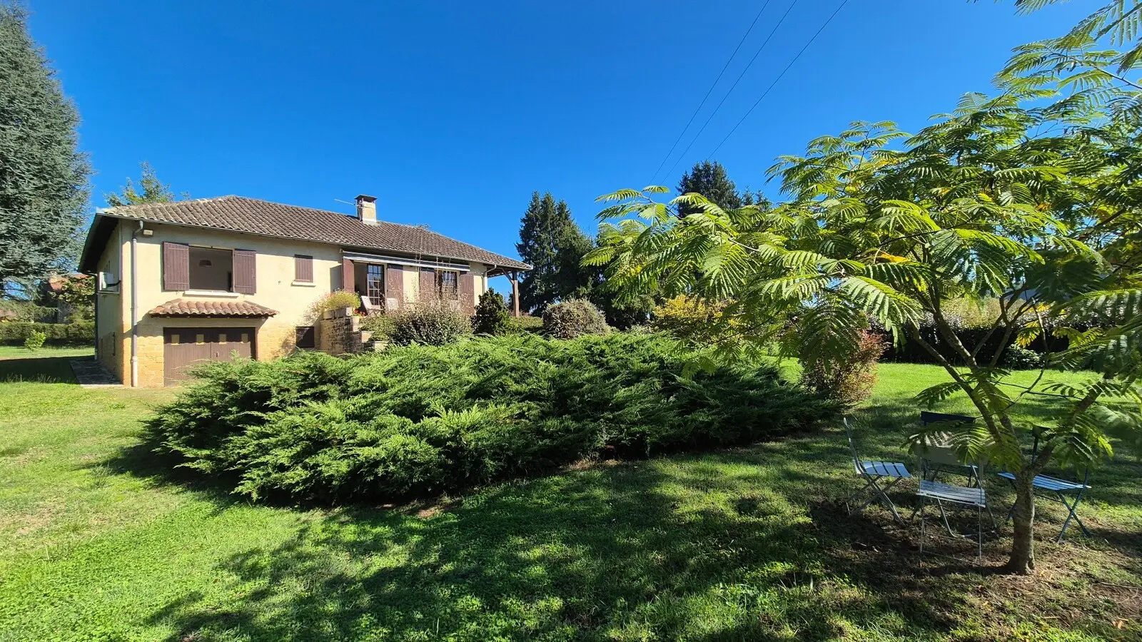 Maison Verte Rive en bord de rivière (41)
