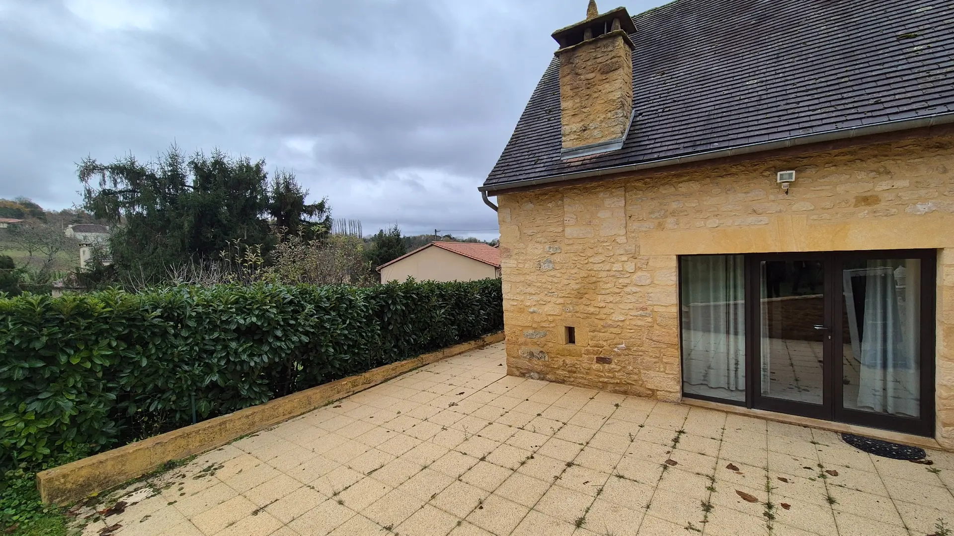 AU SOLEIL LEVANT A SARLAT (30)