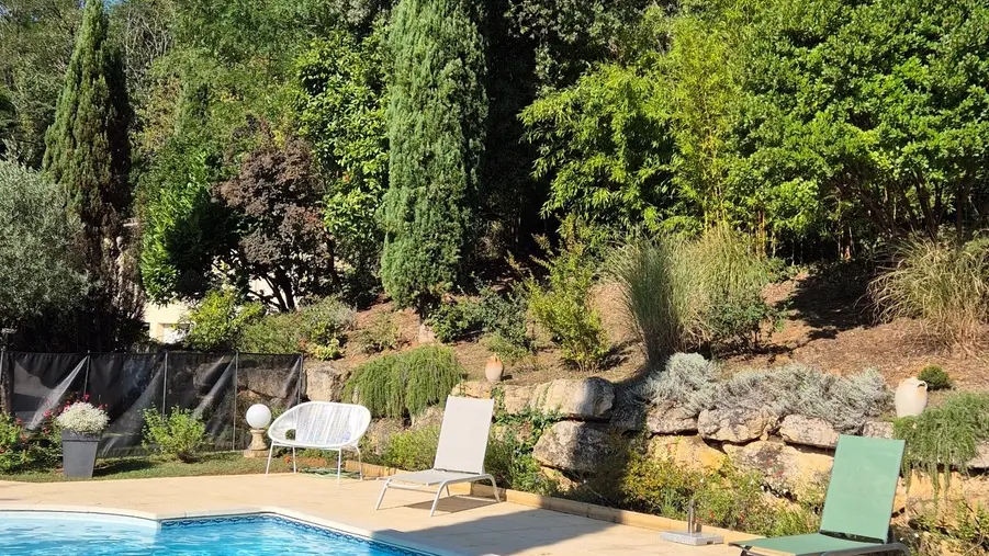 COTE SUD VERT A SARLAT (65)