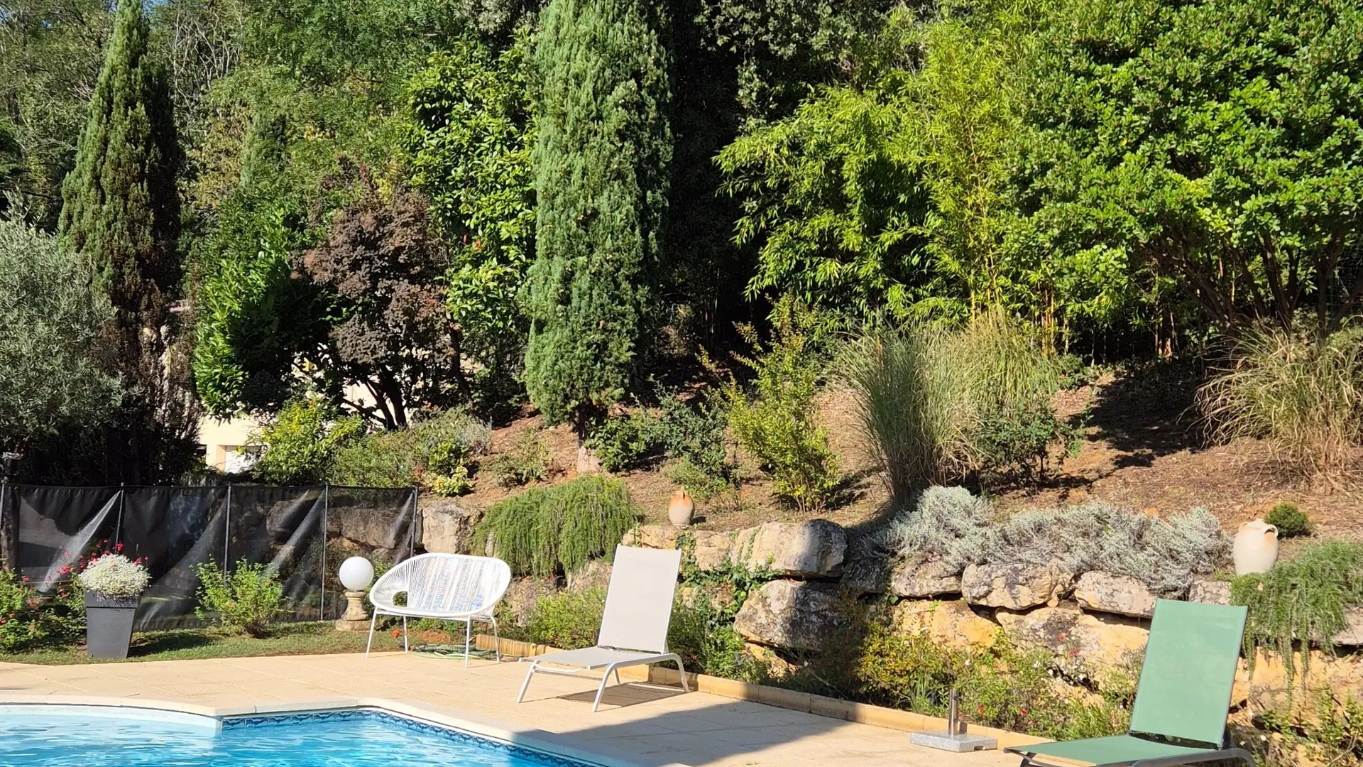 COTE SUD VERT A SARLAT (65)