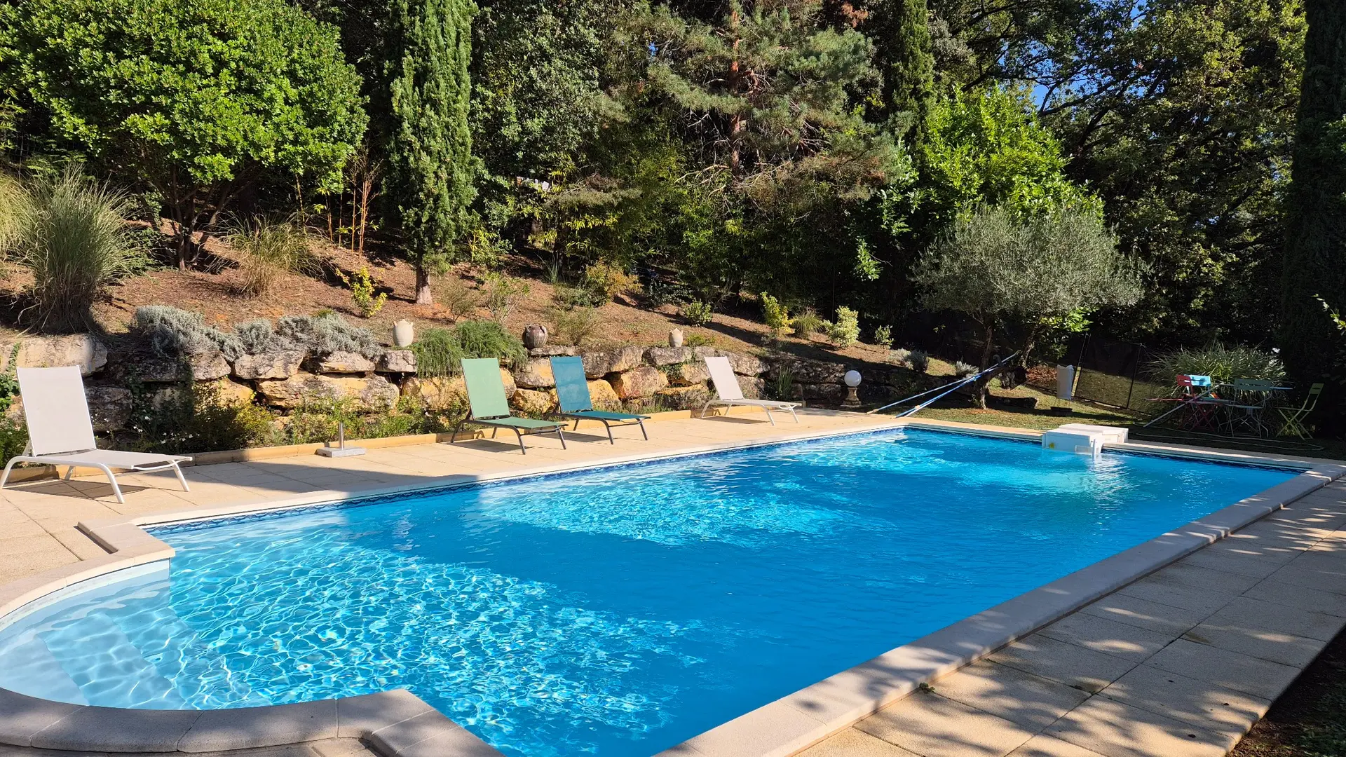 COTE SUD VERT A SARLAT (67)