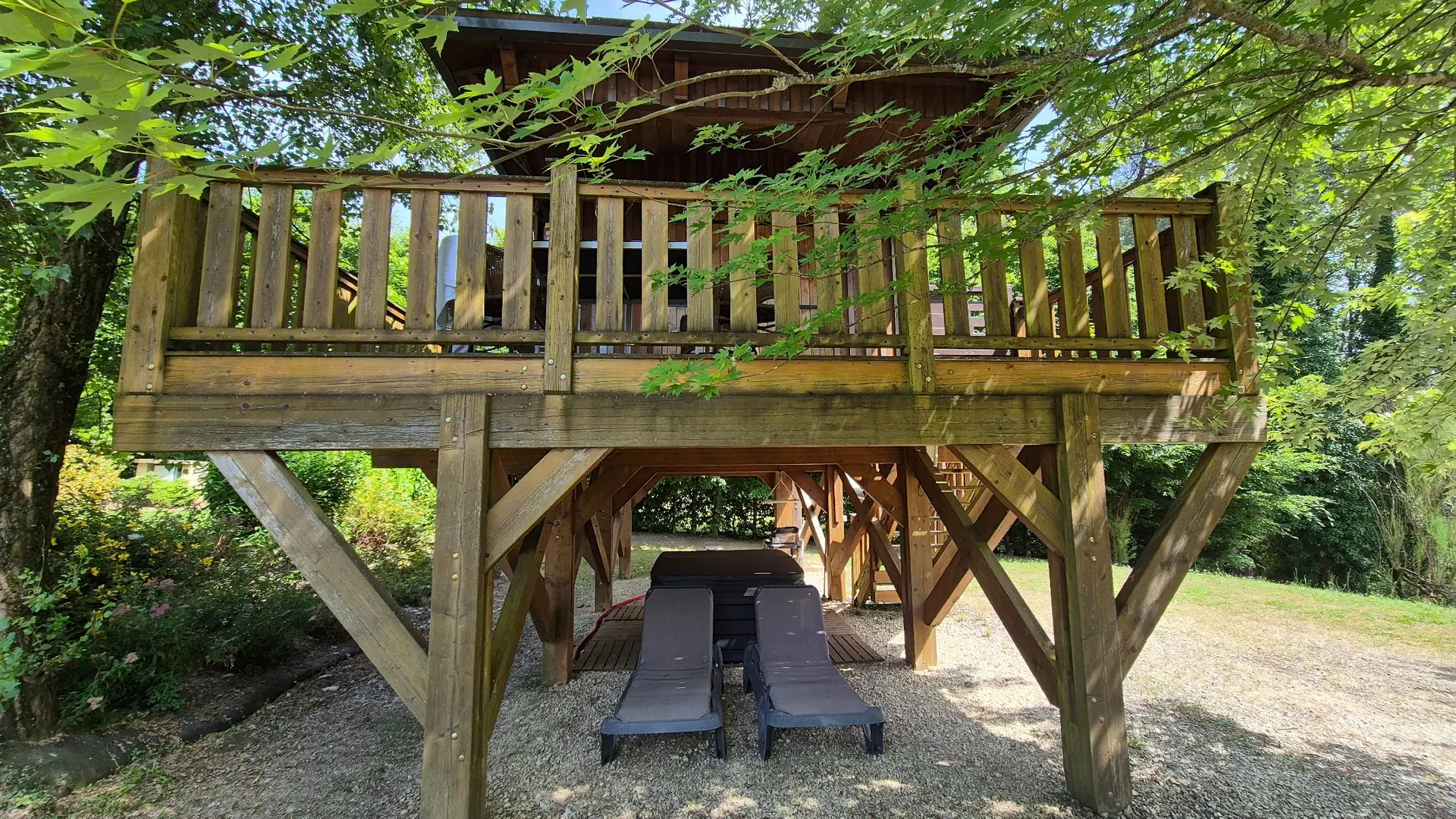 Cabane Ouetou sur pilotis avec spa et piscine proche de Sarlat (1)