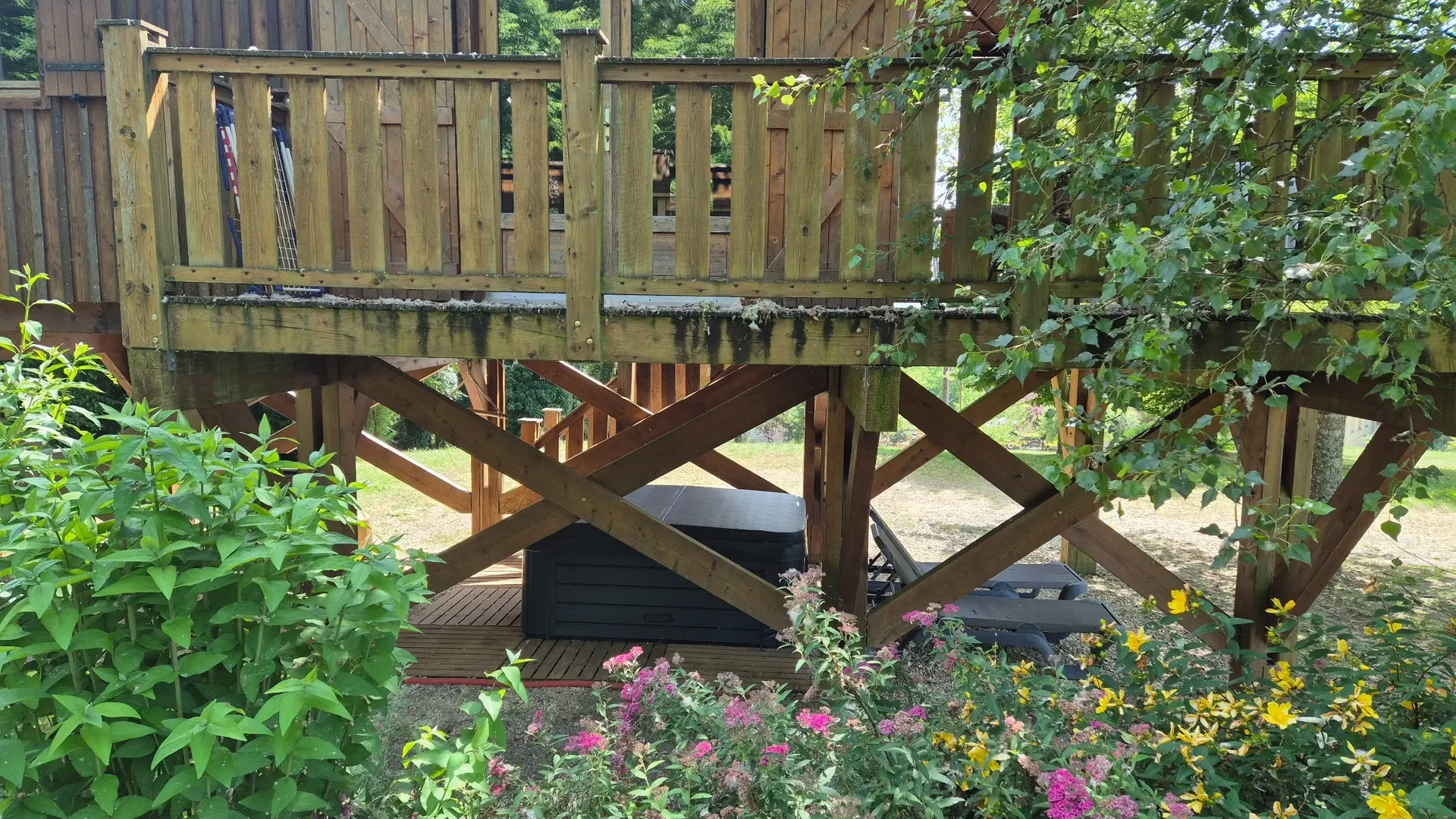 Cabane Ouetou sur pilotis avec spa et piscine proche de Sarlat (12)