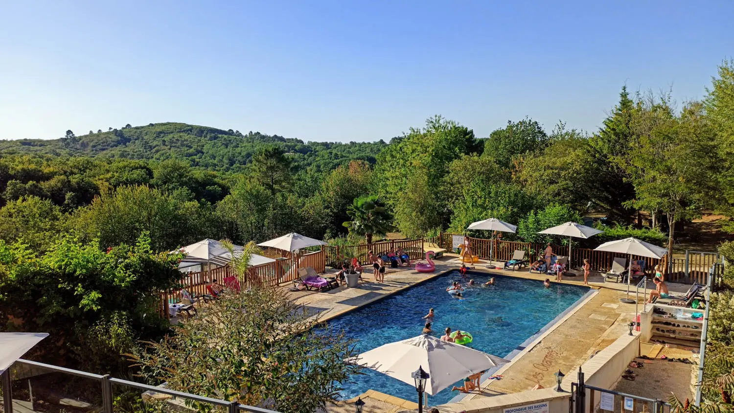 Camping Les Charmes - Piscine haut 2020.