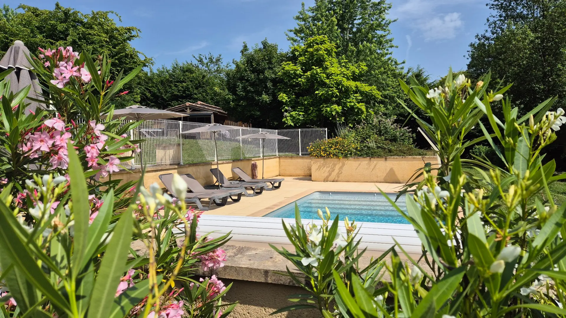 Chalet Marie, Ginette, Cabane Ouetou, avec piscine proche de Sarlat (13)