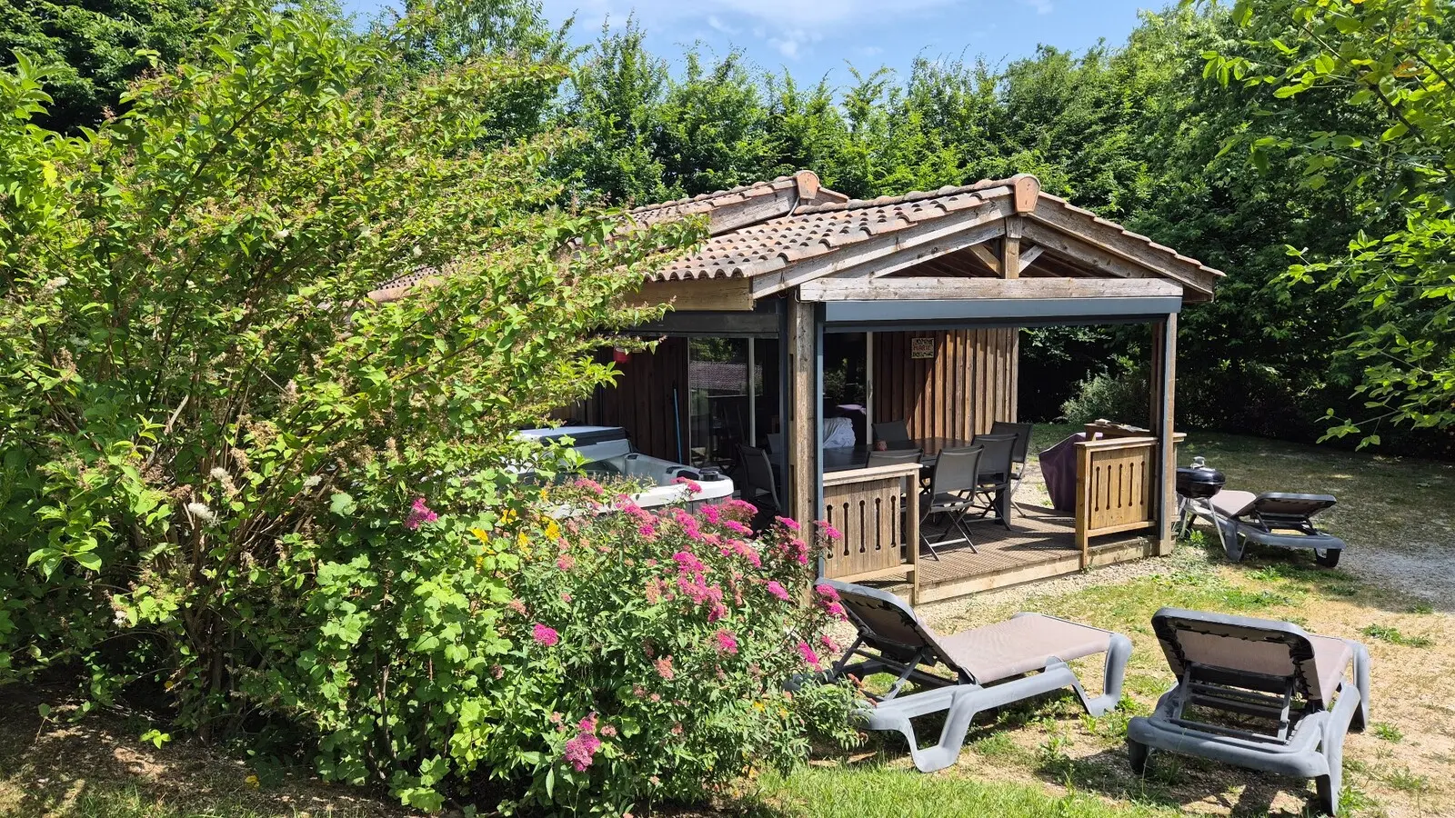 Chalet Marie avec spa et piscine proche de Sarlat (35)