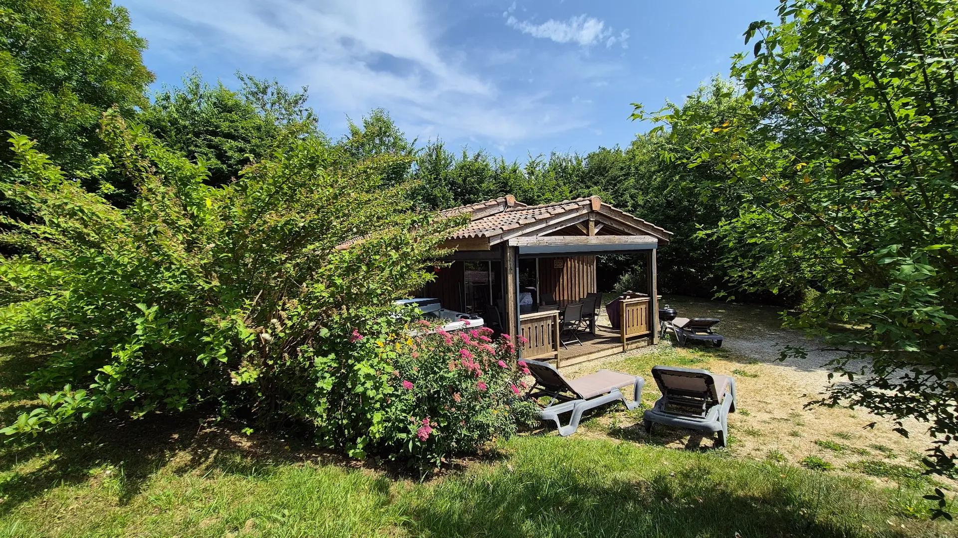 Chalet Marie avec spa et piscine proche de Sarlat (36)