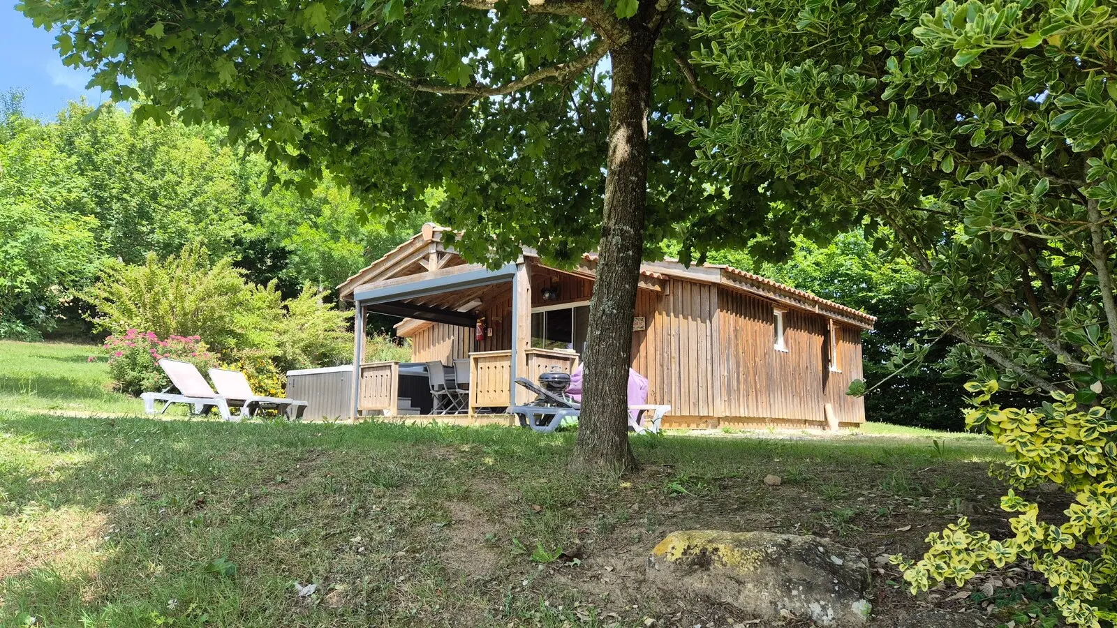 Chalet Marie avec spa et piscine proche de Sarlat (32)