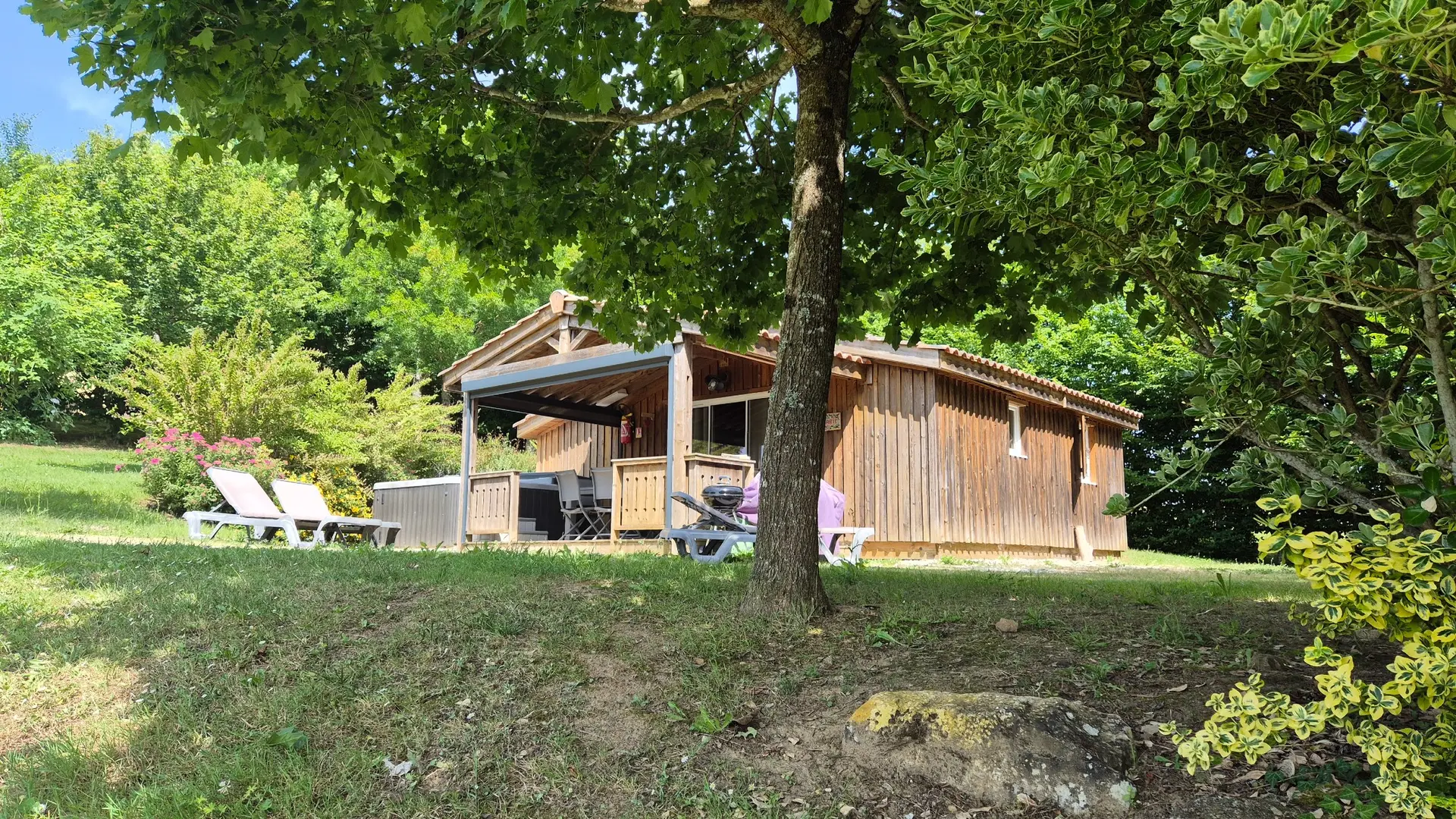 Chalet Marie avec spa et piscine proche de Sarlat (32)