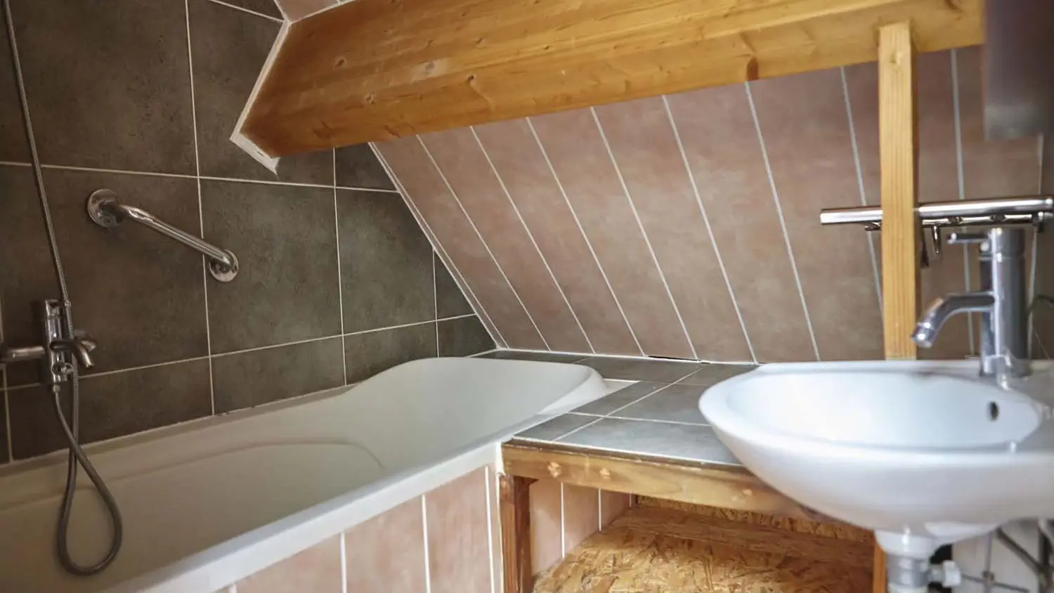 Domaine-de-Cantegrel-vitrac-sarlat-Gite-La-Maison-Bleue-salle-de-bain-psg