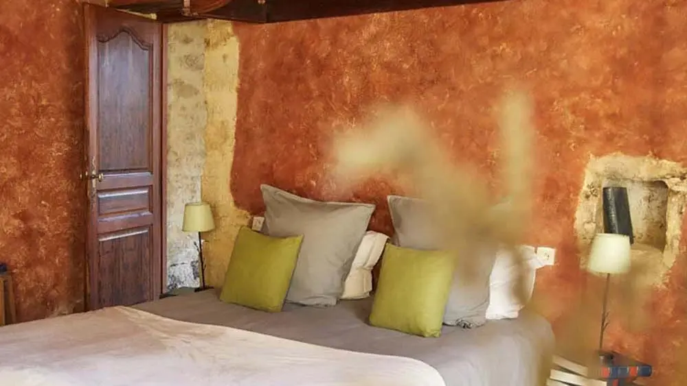 Domaine-de-Cantegrel-vitrac-sarlat-Gite-La-Maison-Bleue-suite-parentale-4-prt