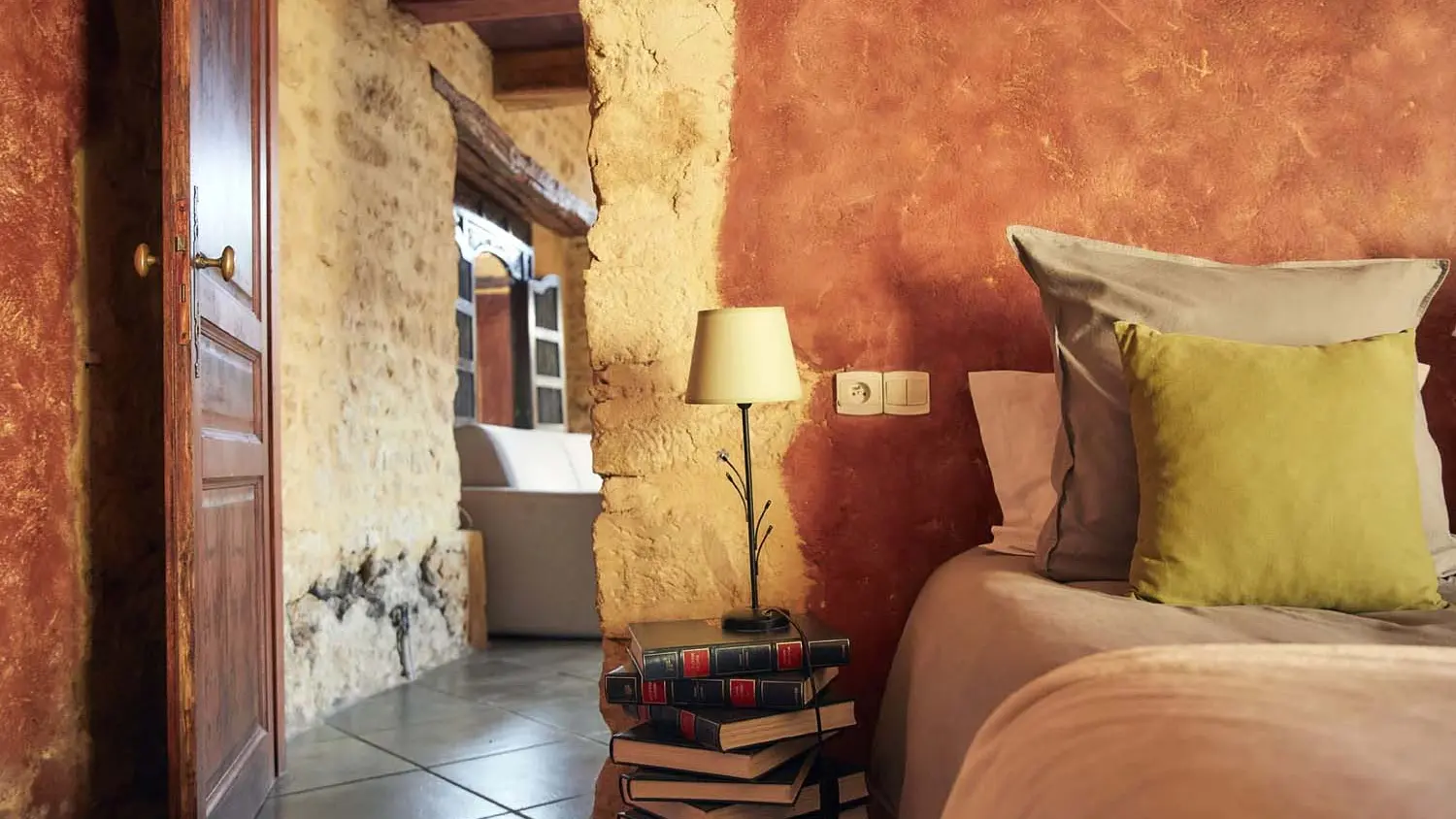 Domaine-de-Cantegrel-vitrac-sarlat-Gite-La-Maison-Bleue-suite-parentale-5-psg