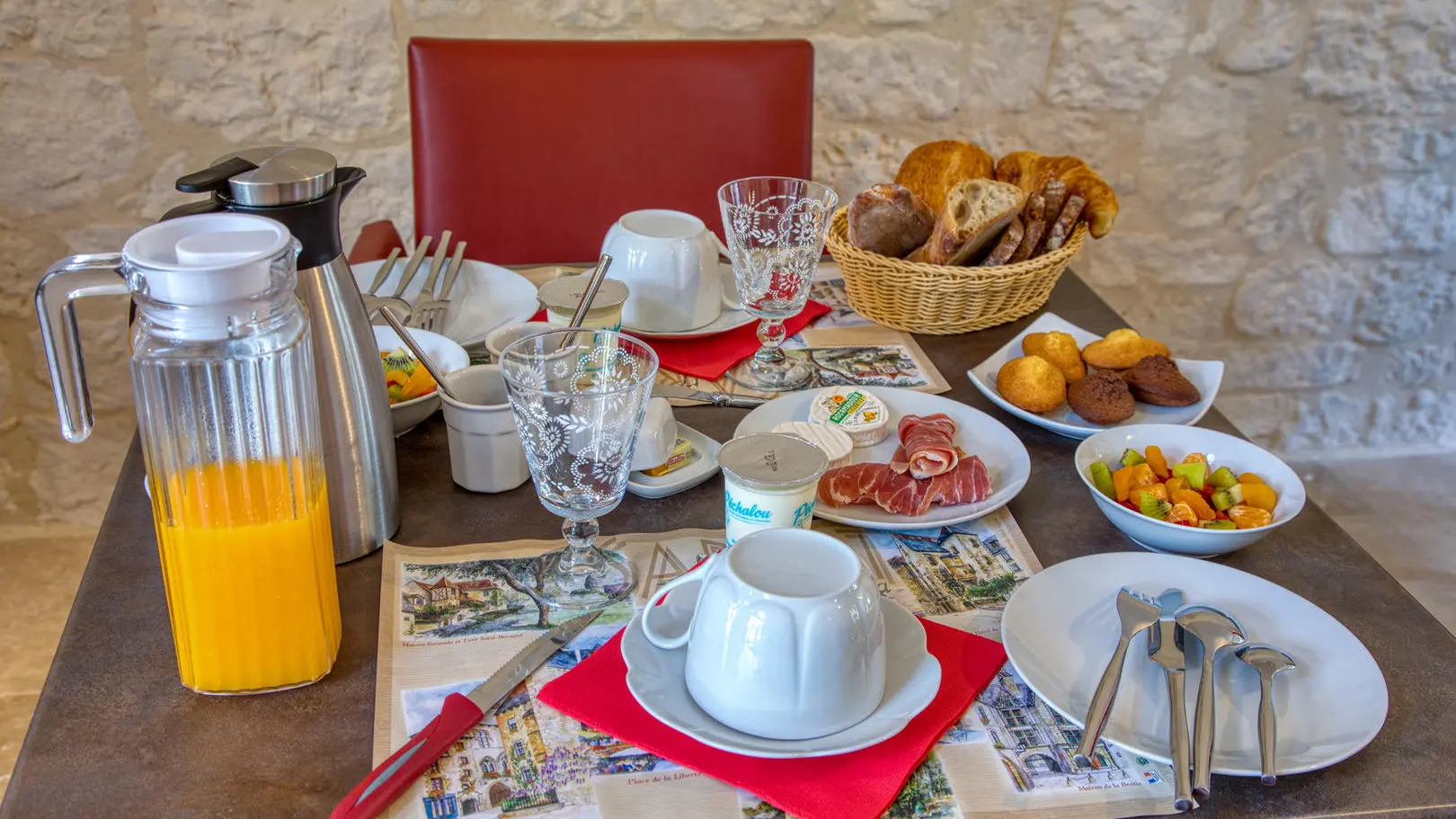 Domaine des Pierres Blanches Petit déjeuner