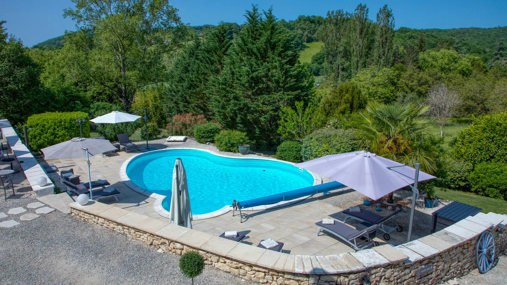 Domaine des Pierres Blanches Piscine