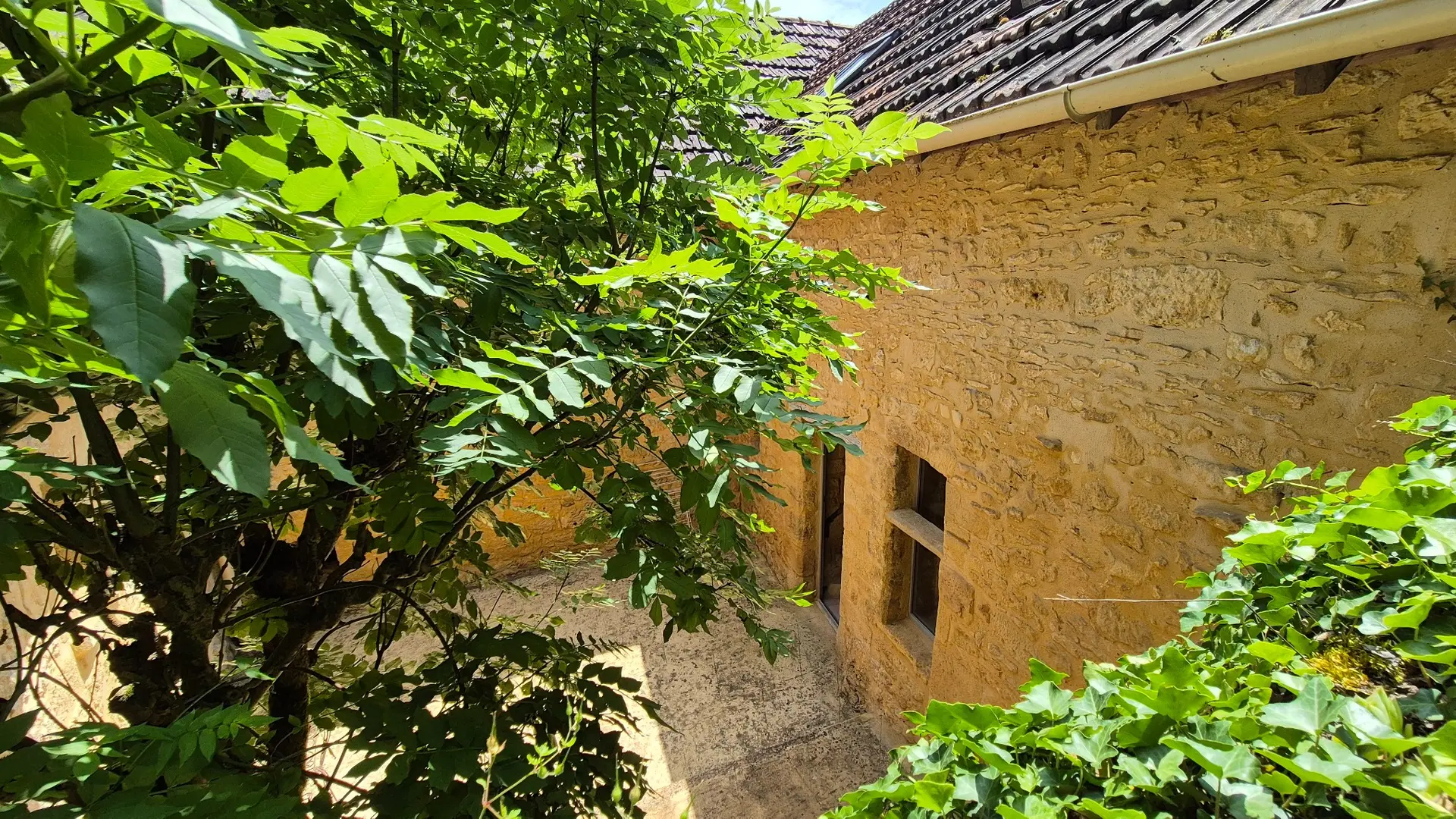 GITE GREZE pour  2 pers proche de Sarlat (53)